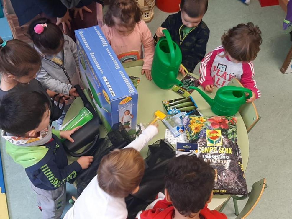 Schools create gardens to promote organic agriculture and biodiversity conservation