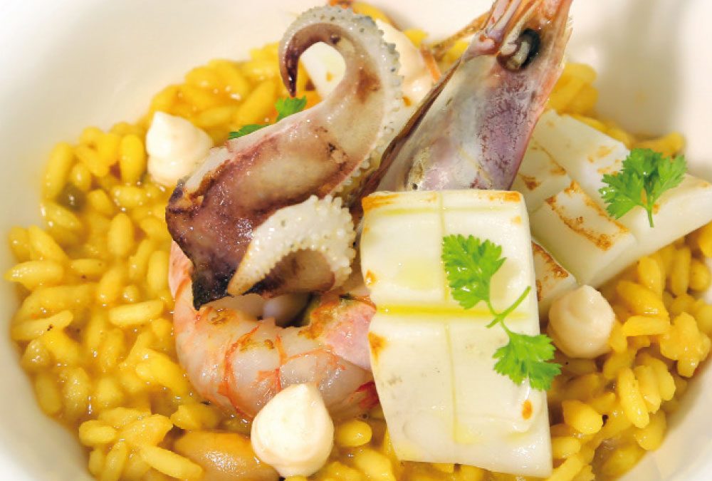 Arroz meloso con calamares y langostinos