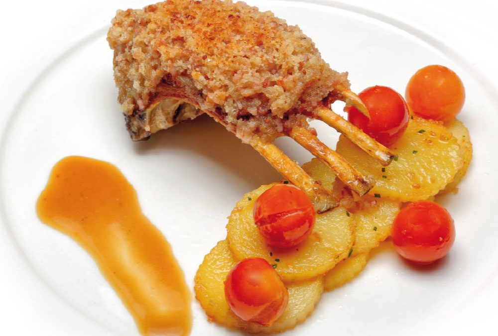 Costillar de ternasco de Aragón con migas de pan emulsionadas