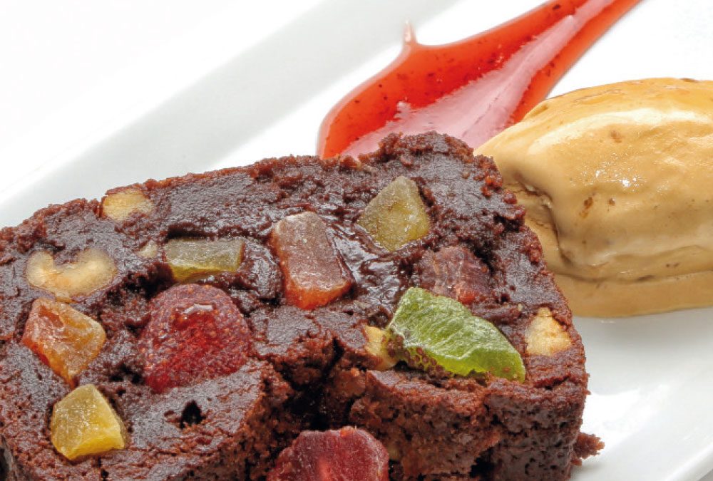 Pastel de fruta de Aragón con helado de guirlache