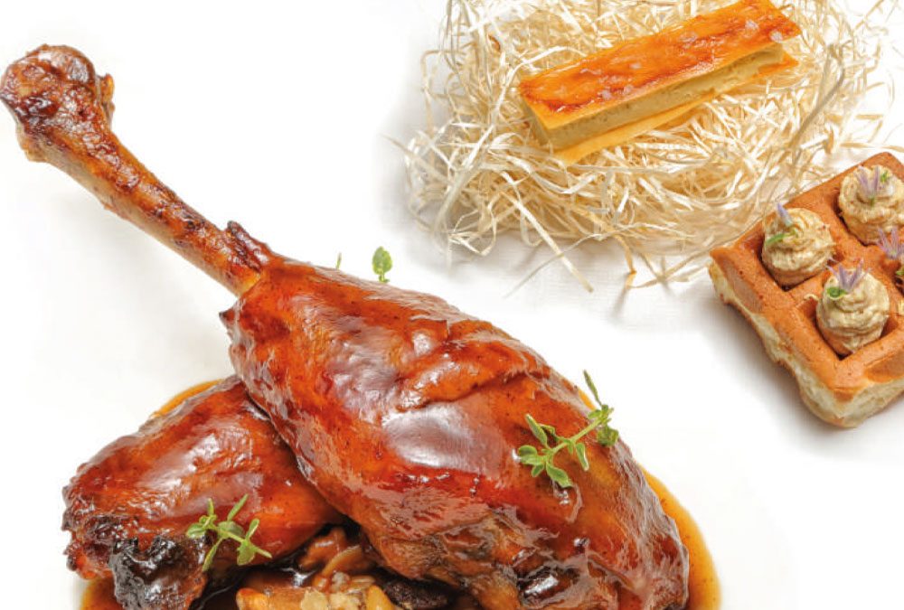 Paletilla de Ternasco de Aragón ecológico con  melaza de sobrasada, puré de calabaza y encurtidos