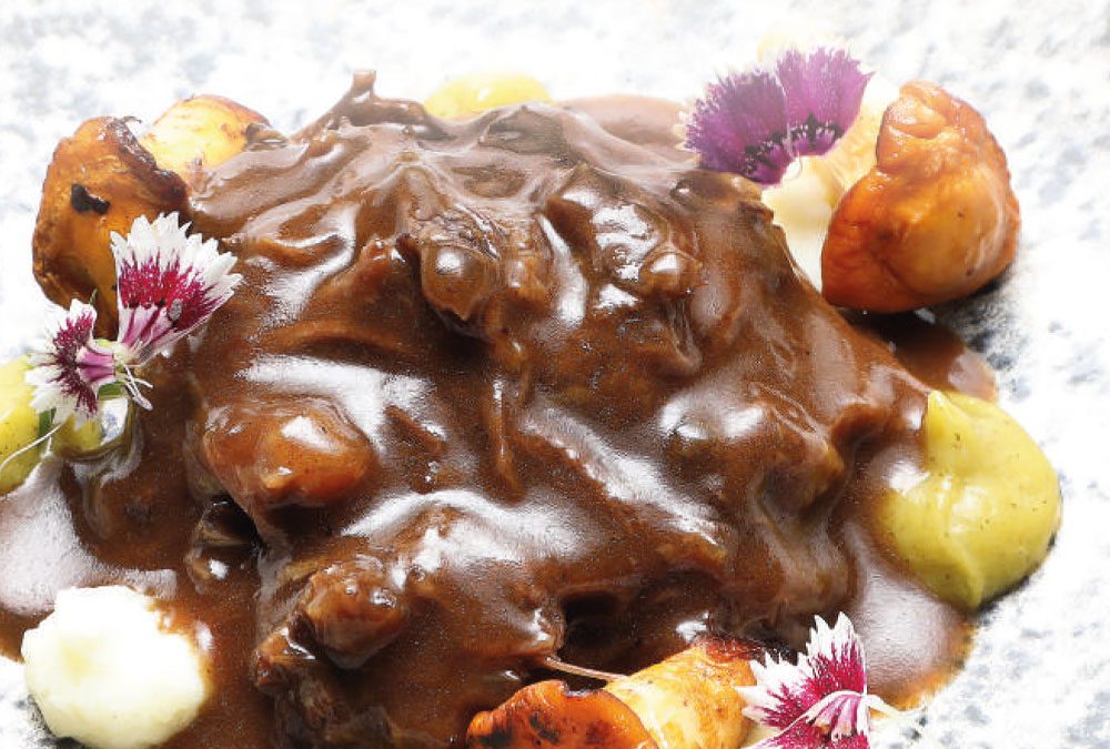 Rabo de toro estofado con vino Garnacha